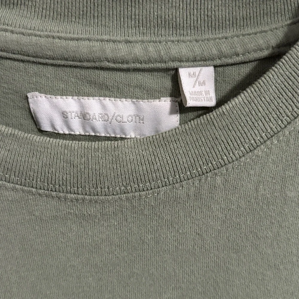 Urban Outfitters Men’s Standard Cloth Heavyweight Tee - Picture 3 of 3